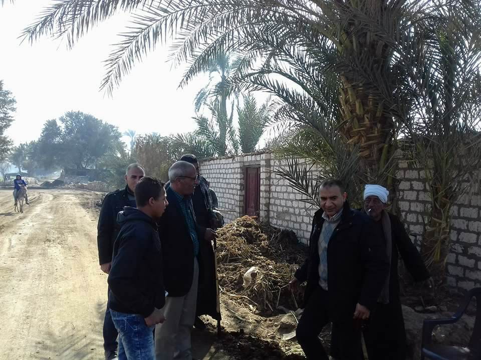 رئيس مركز أبوقرقاص بالمنيا يتفقد محطة المياه  (2)