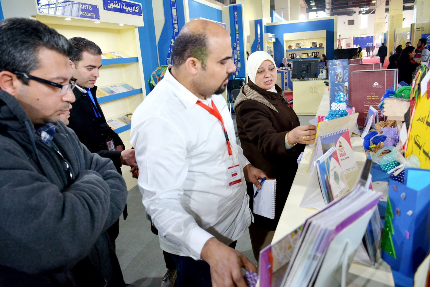 مكتبة مصر العامة بالمنيا تشارك فى معرض القاهرة  (4)