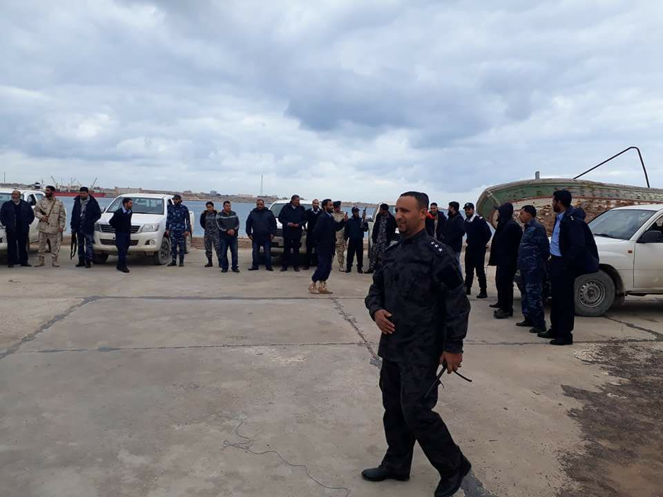 قوات خفر السواحل الليبية تكثف من بحثها لإنتشال جثمان صيادين