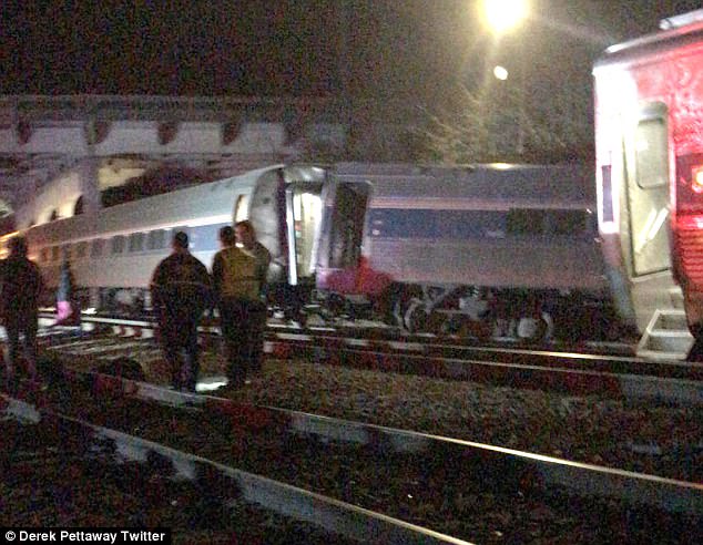 تصادم قطارين بأمريكا ومقتل وإصابة 72 شخصا