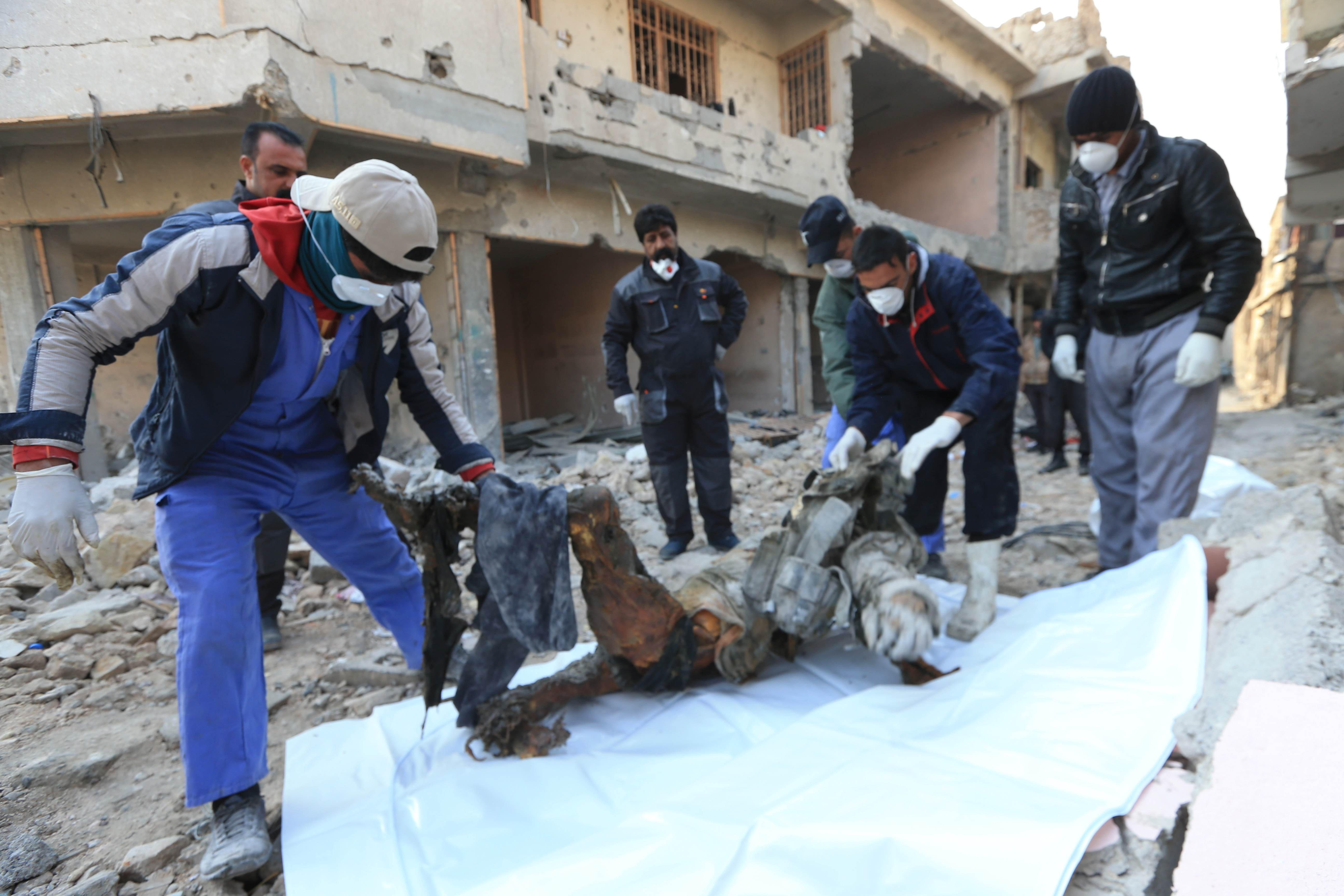 العثور على جثة لمسلح من داعش فى الموصل