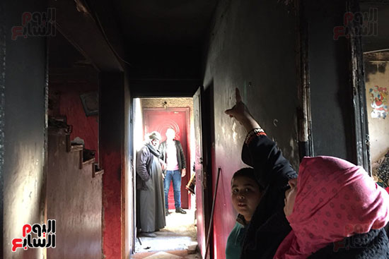 مأساة-أسرة-تعيش-بالشارع-عقب-إحتراق-شقتها--بسوهاج--(5)