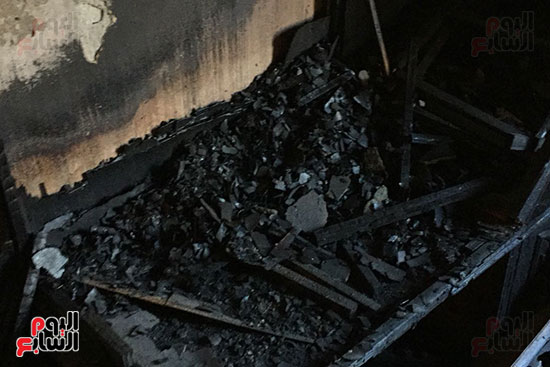 مأساة-أسرة-تعيش-بالشارع-عقب-إحتراق-شقتها--بسوهاج--(1)