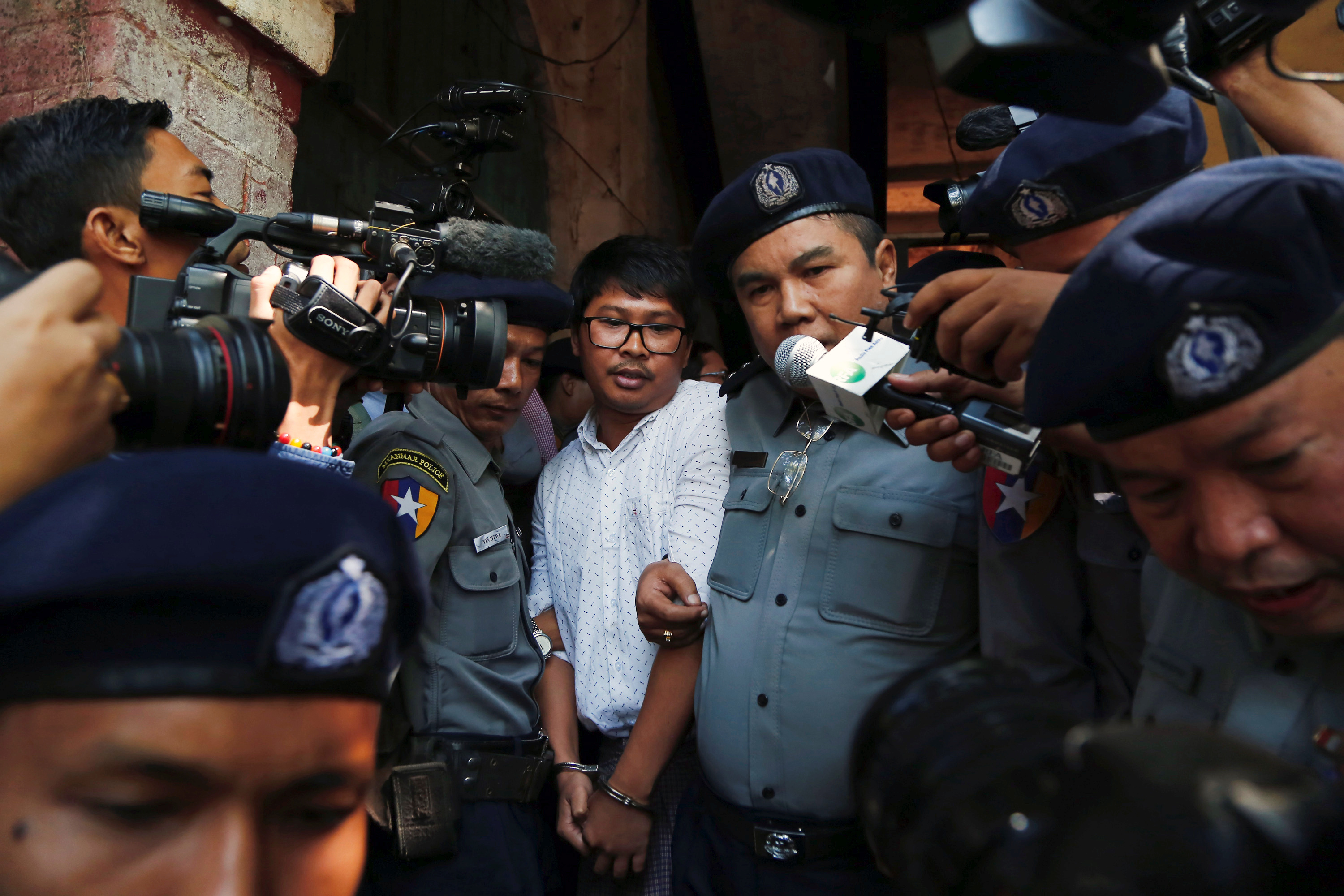 محاكمة صحفيى رويترز بتهمة انتهاك القانون بميانمار