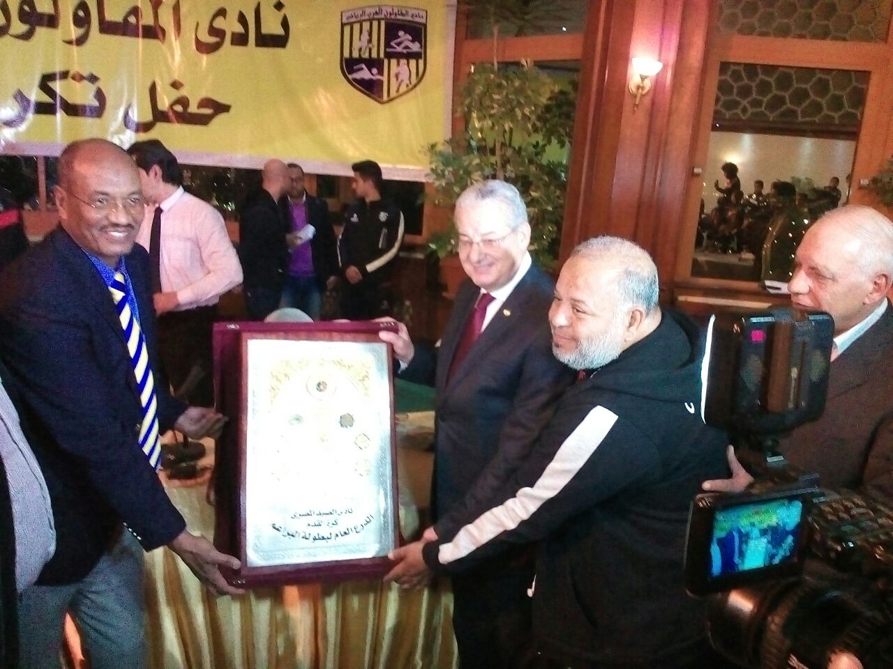 رئيس المقاولون يدعم براعم النادى