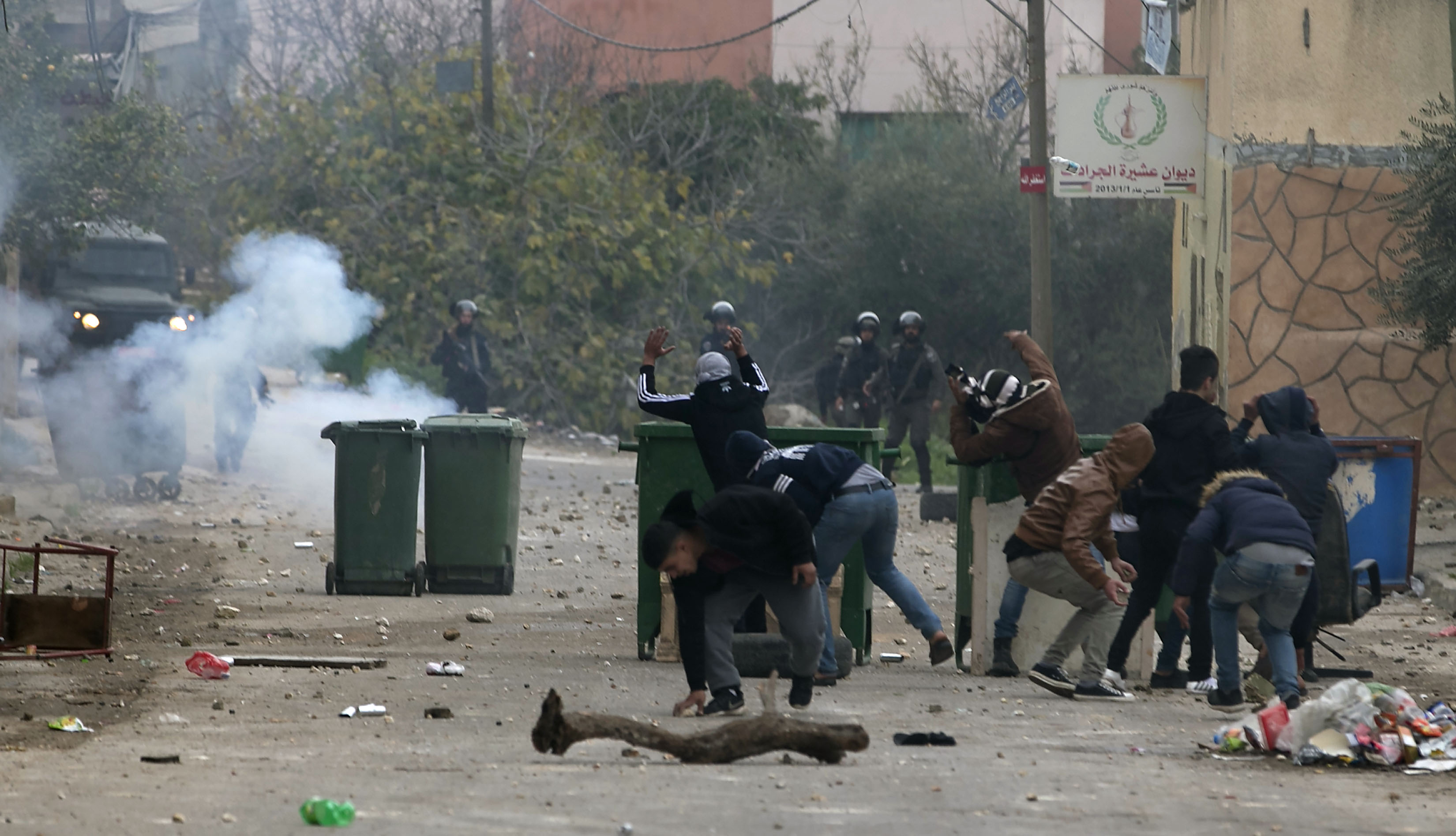 الشرطة الإسرائيلية تقمع مظاهرات فلسطينية بالضفة الغربية