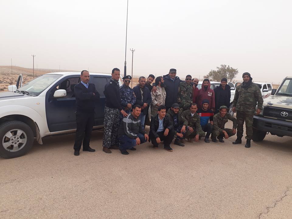 المشاركون في البحث عن جثامين الصيادين من قوات خفر السواحل الليبية بطبرق وضفادع بشرية