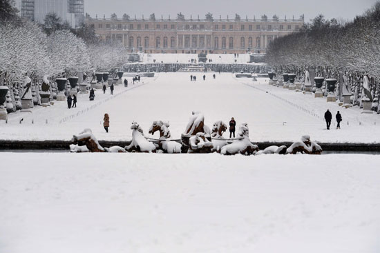 تساقط الثلوج فى باريس