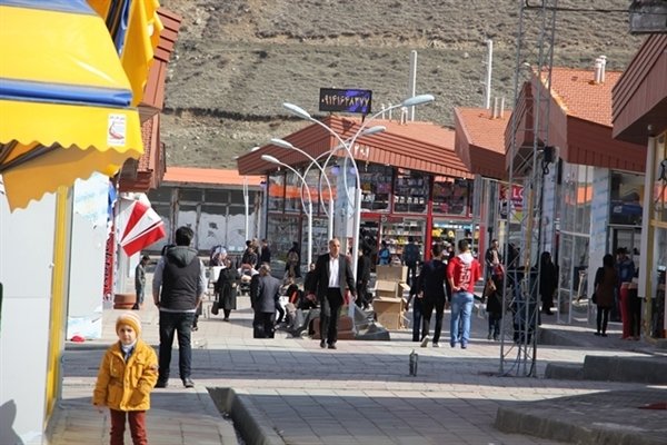 الأسواق الحدودية بين إيران وكردستان العراق