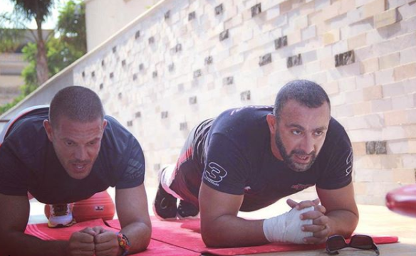 أحمد السقا يمارس الألعاب الرياضية