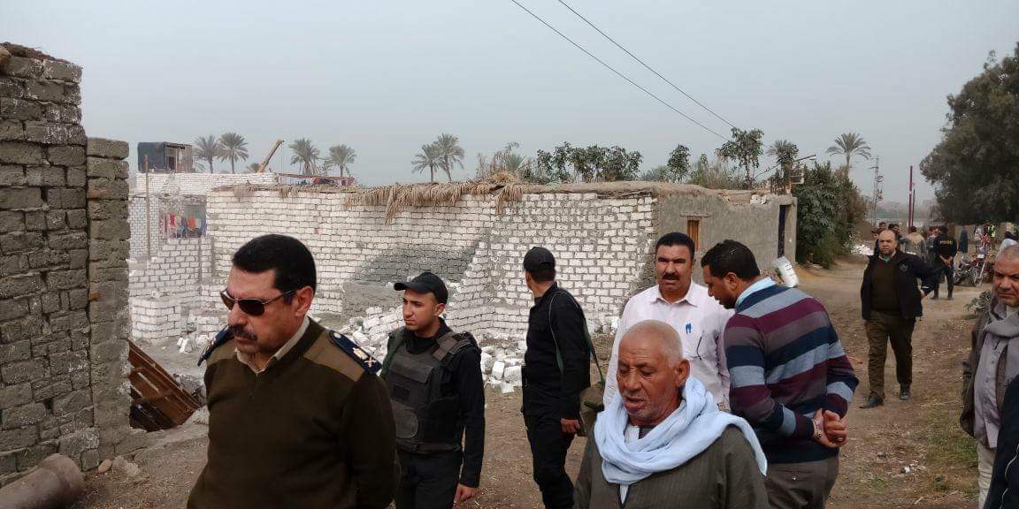 العثور على حمير داخل حوش بأبو زعيل (1)