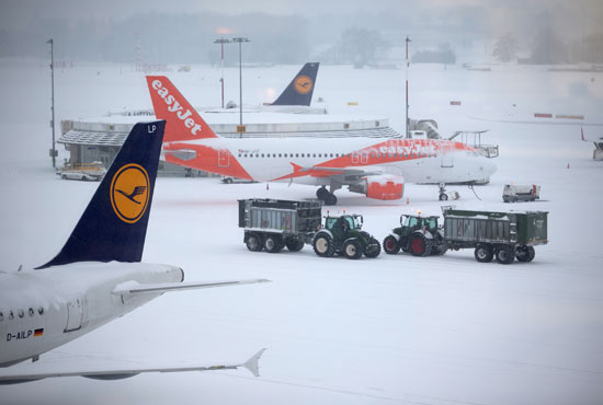 طبقة من الثلوج على إحدى الطائرات
