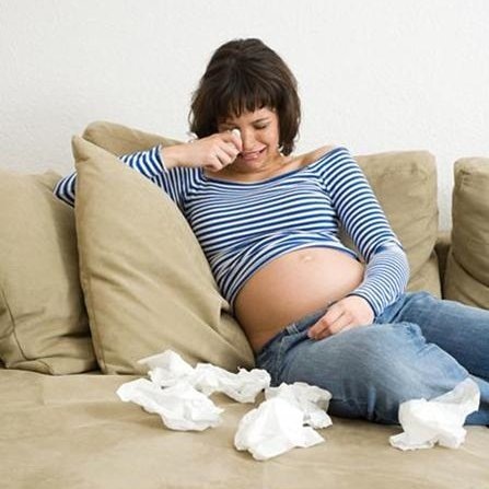 pregnant-and-depressed-woman-crying