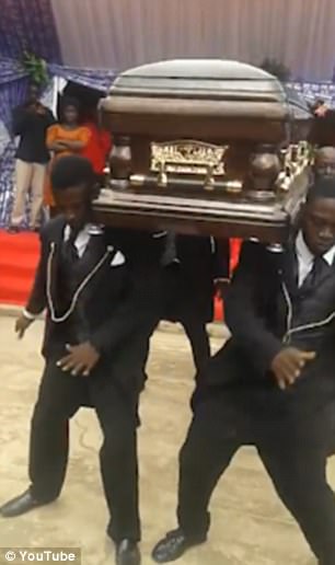 3جنازة بالرقص فى غانا