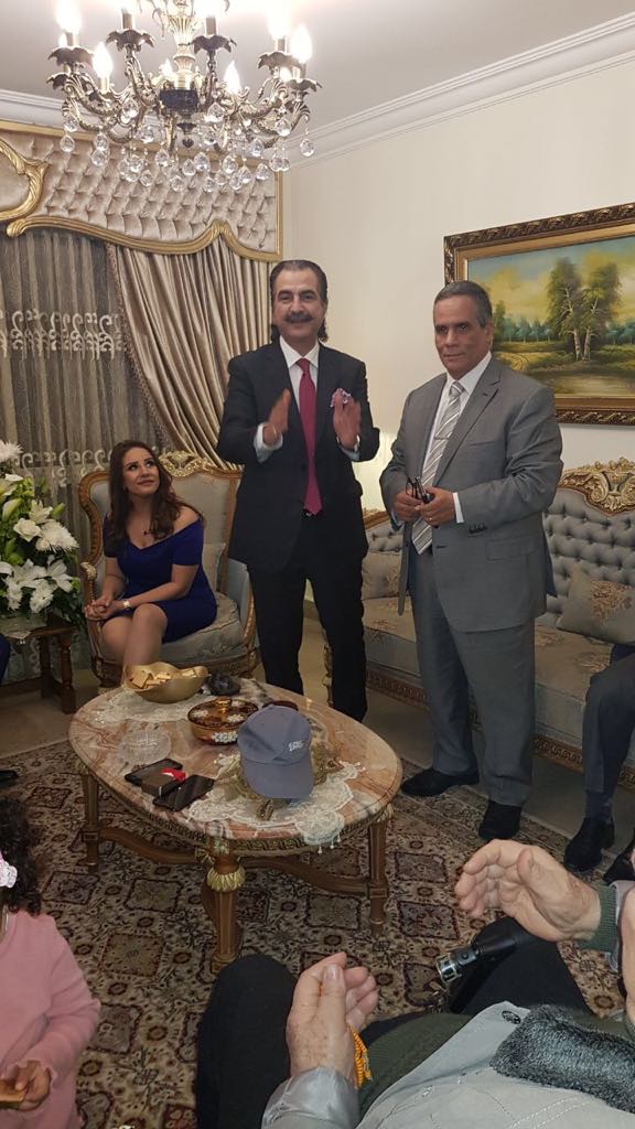 الإعلامى عصام شلتوت ووالد العروس أثناء حفل الخطوبة