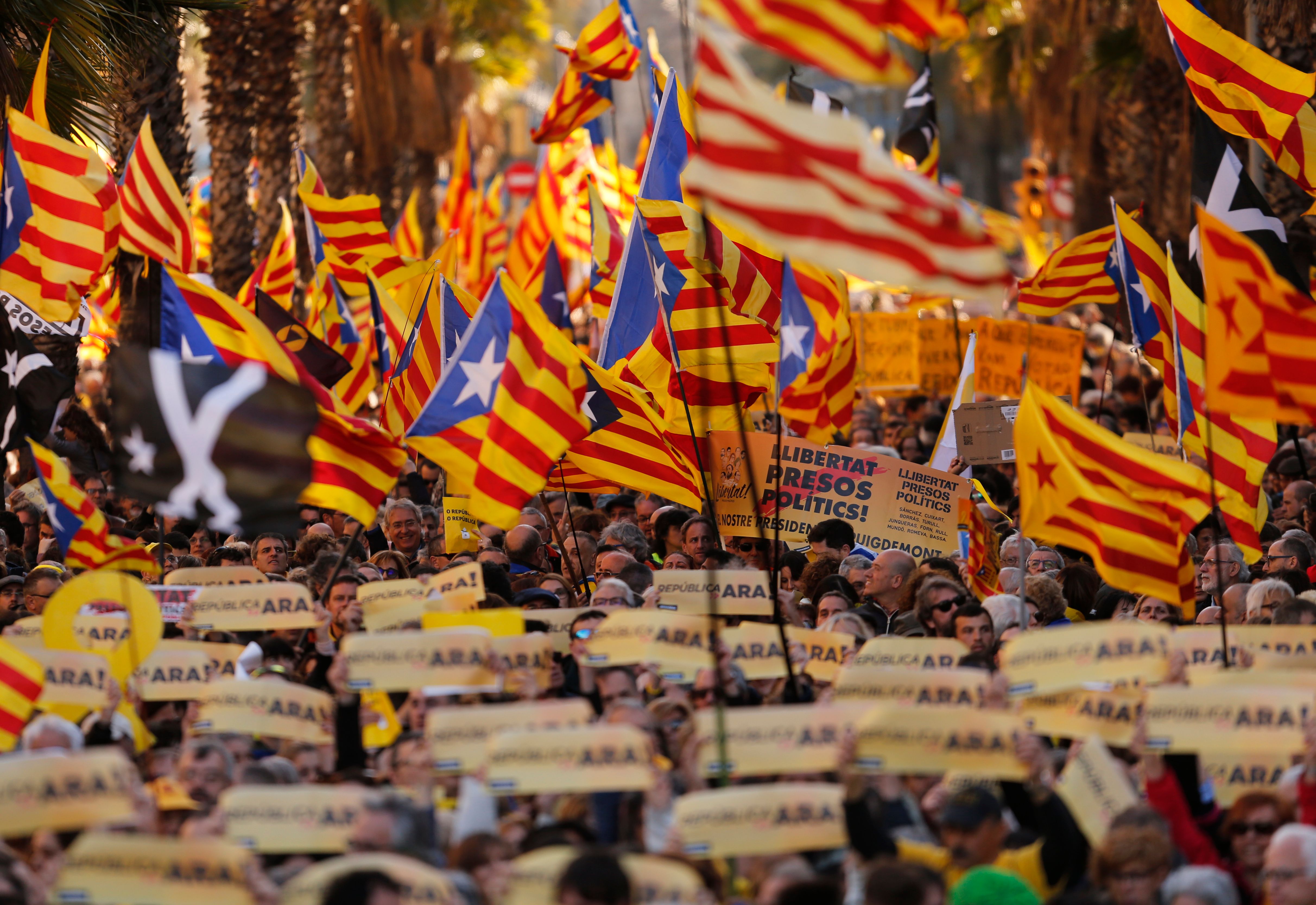 مظاهرات فى برشلونة لانفصال كتالونيا