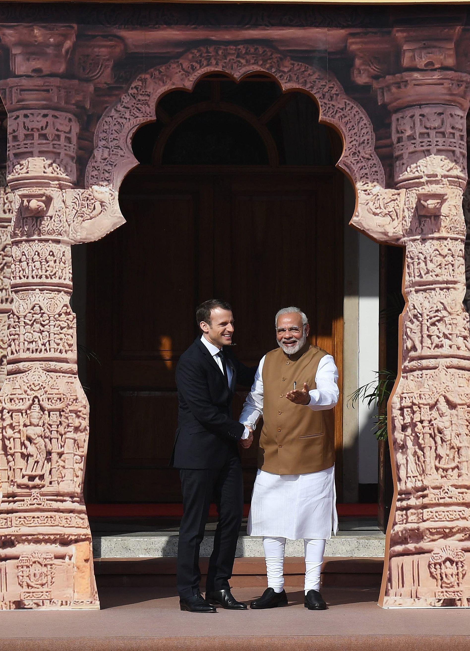 صور تذكارية للرئيس الفرنسى ورئيس وزراء الهند