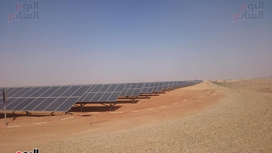 200 الف من الواح الطاقة الشمسية على مساحة 250 فدان بمحافظة اسوان