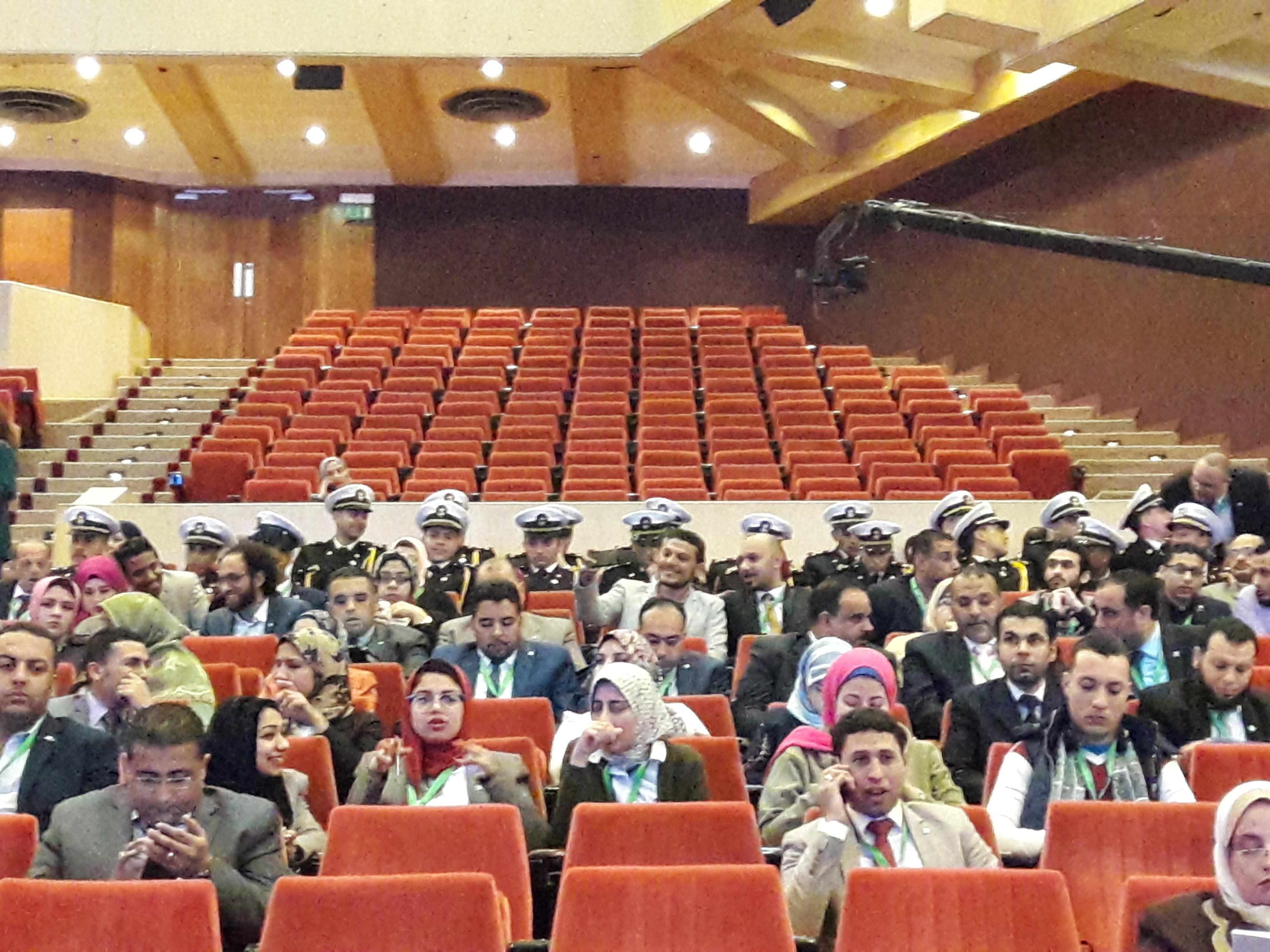إقبال كبير من الشباب على المشاركة فى منتدى الإسكندرية 