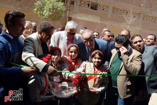 محافظ القليوبية يفتتح 5 مدارس جديدة بمدينة شبرا الخيمة (6)