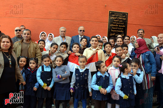 محافظ القليوبية يفتتح 5 مدارس جديدة بمدينة شبرا الخيمة (13)