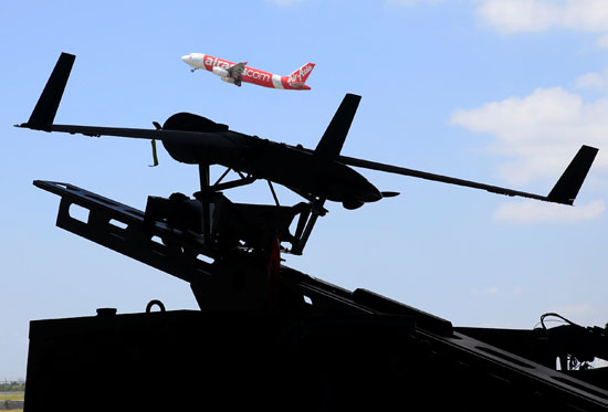 طائرات بدون طيار فى قاعدة جوية فلبينية