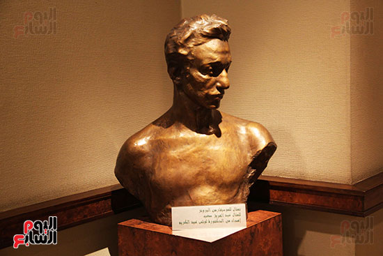 تمثال-من-البرونز-الخاص-أهدته-لمتحف-عبد-الوهاب-الدكتورة-لوتس-عبد-الكريم