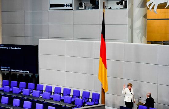 أنجيلا ميركل تؤدى اليمين أمام رئيس مجلس النواب الألمانى
