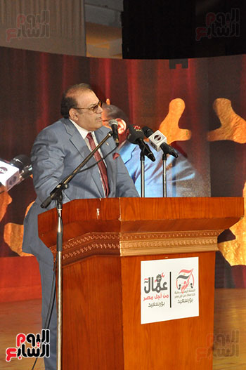 الدكتور-حسن-راتب-خلال-مشاركته-بمؤتمر-عمال-من-أجل-مصر--(18)