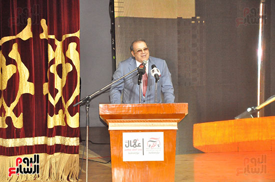 الدكتور-حسن-راتب-خلال-مشاركته-بمؤتمر-عمال-من-أجل-مصر--(4)