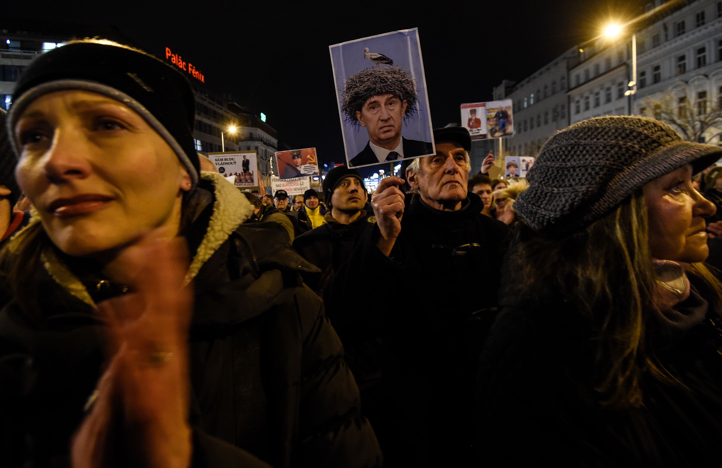 احتجاجات ضد الرئيس والحكومة فى التشيك