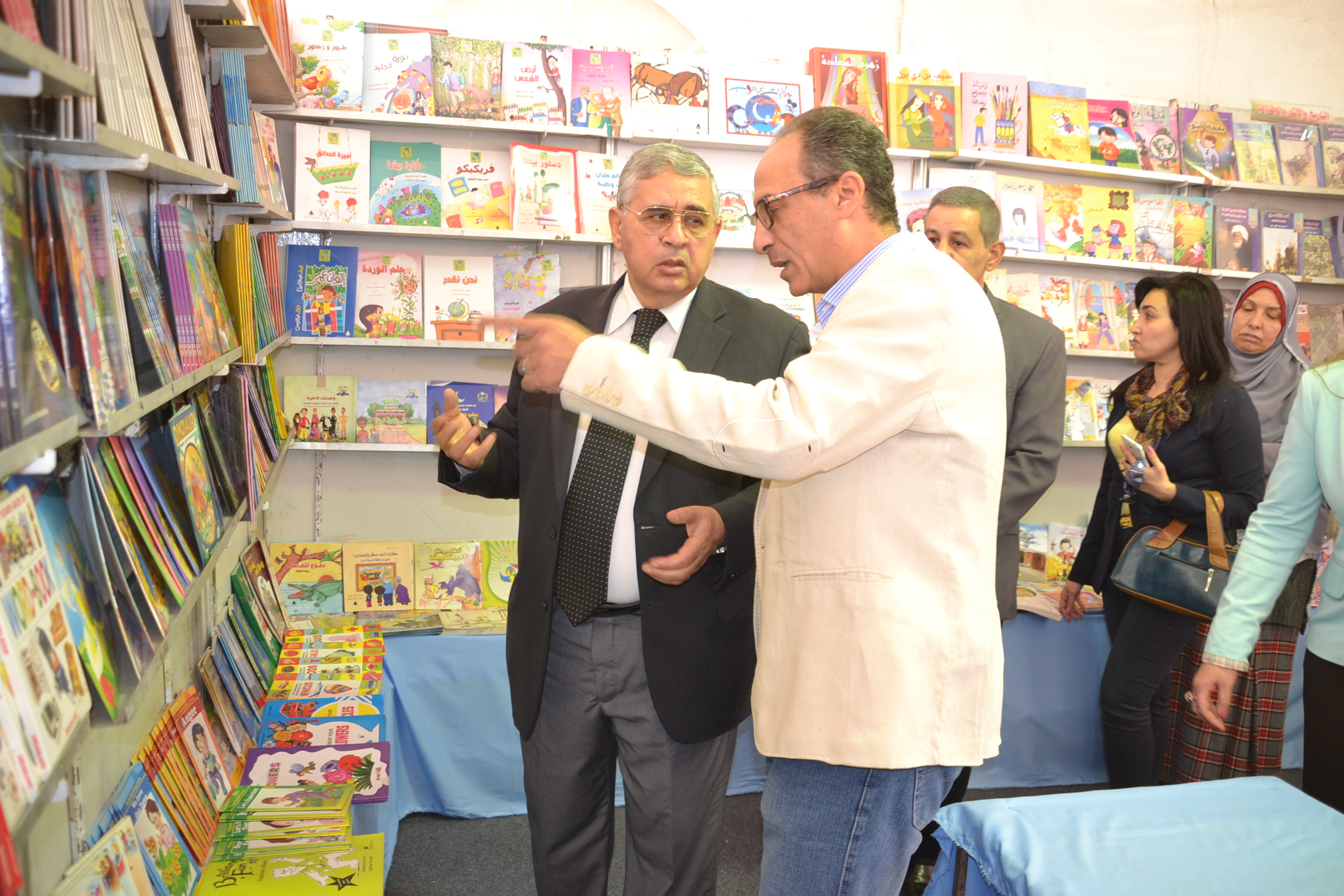 افتتاح معرض كتاب بجامعة القاهرة (6)