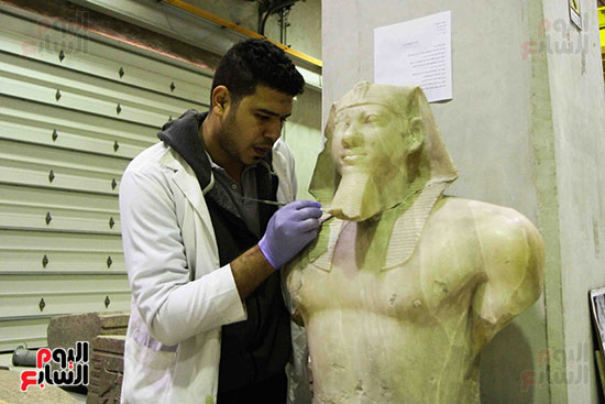خلال-ترمميم-القطع-الأثرية-بالمتحف-المصرى-الكبير-(12)