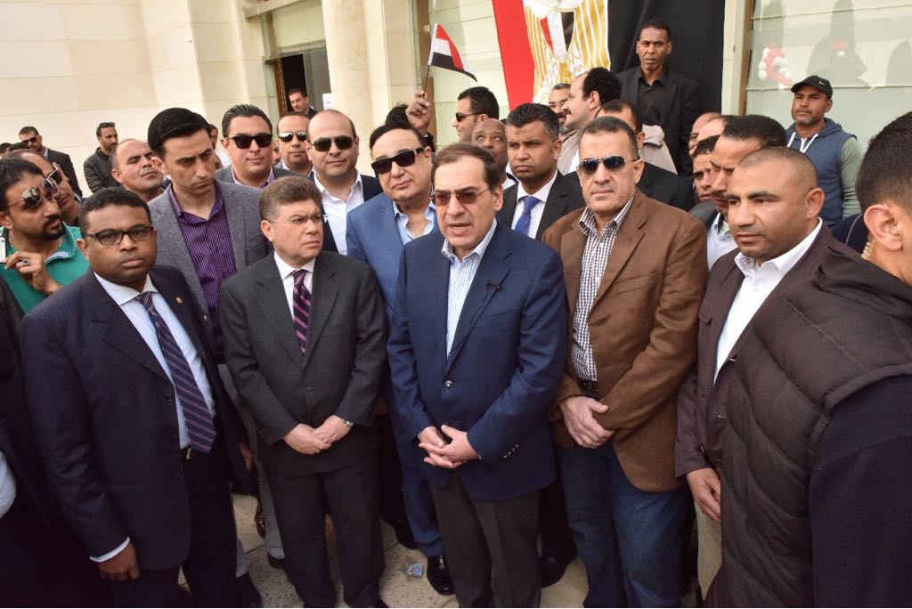 وزير البترول بين العاملين بالشركات المصرية فى الأردن