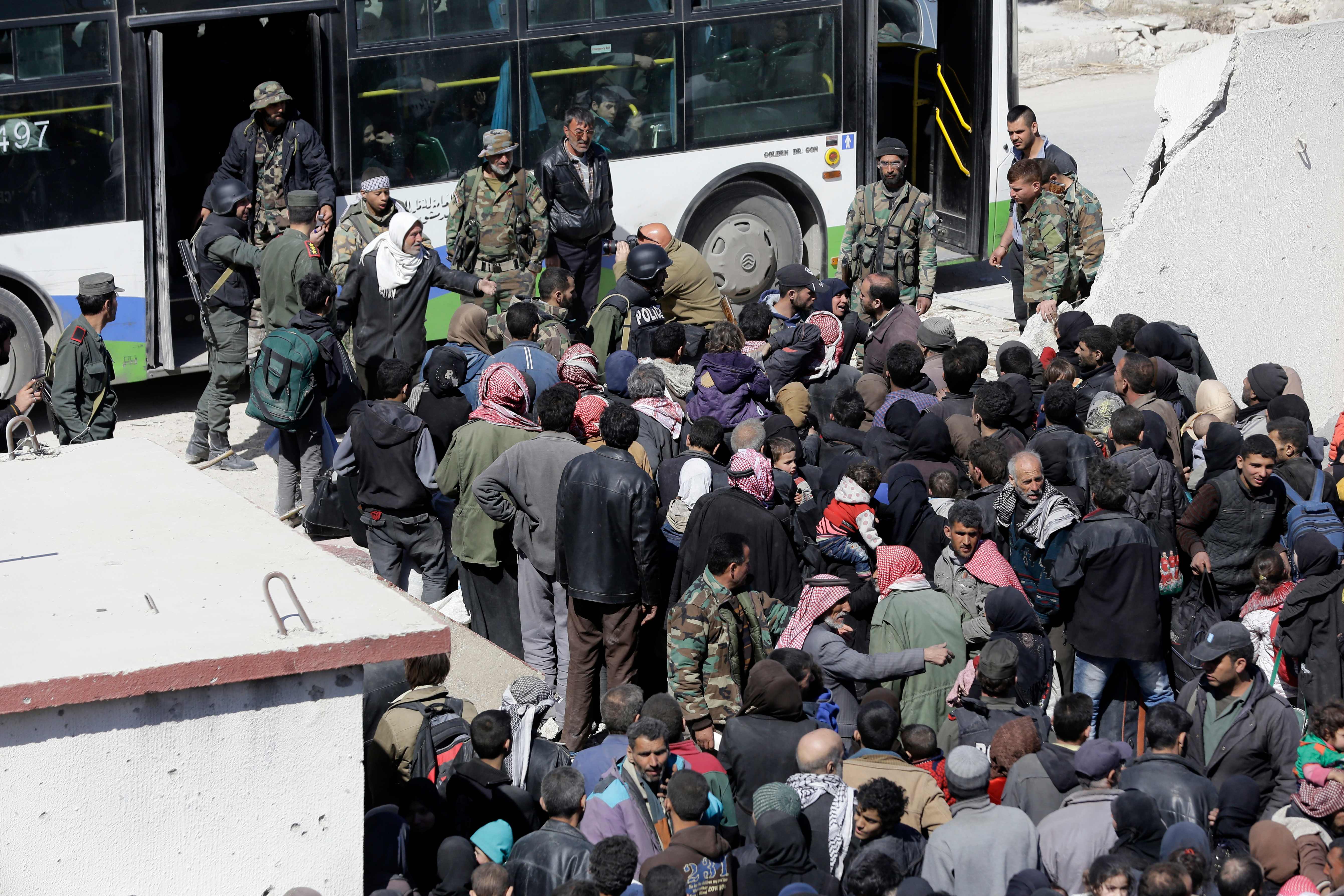 إجلاء المدنيين من الغوطة 