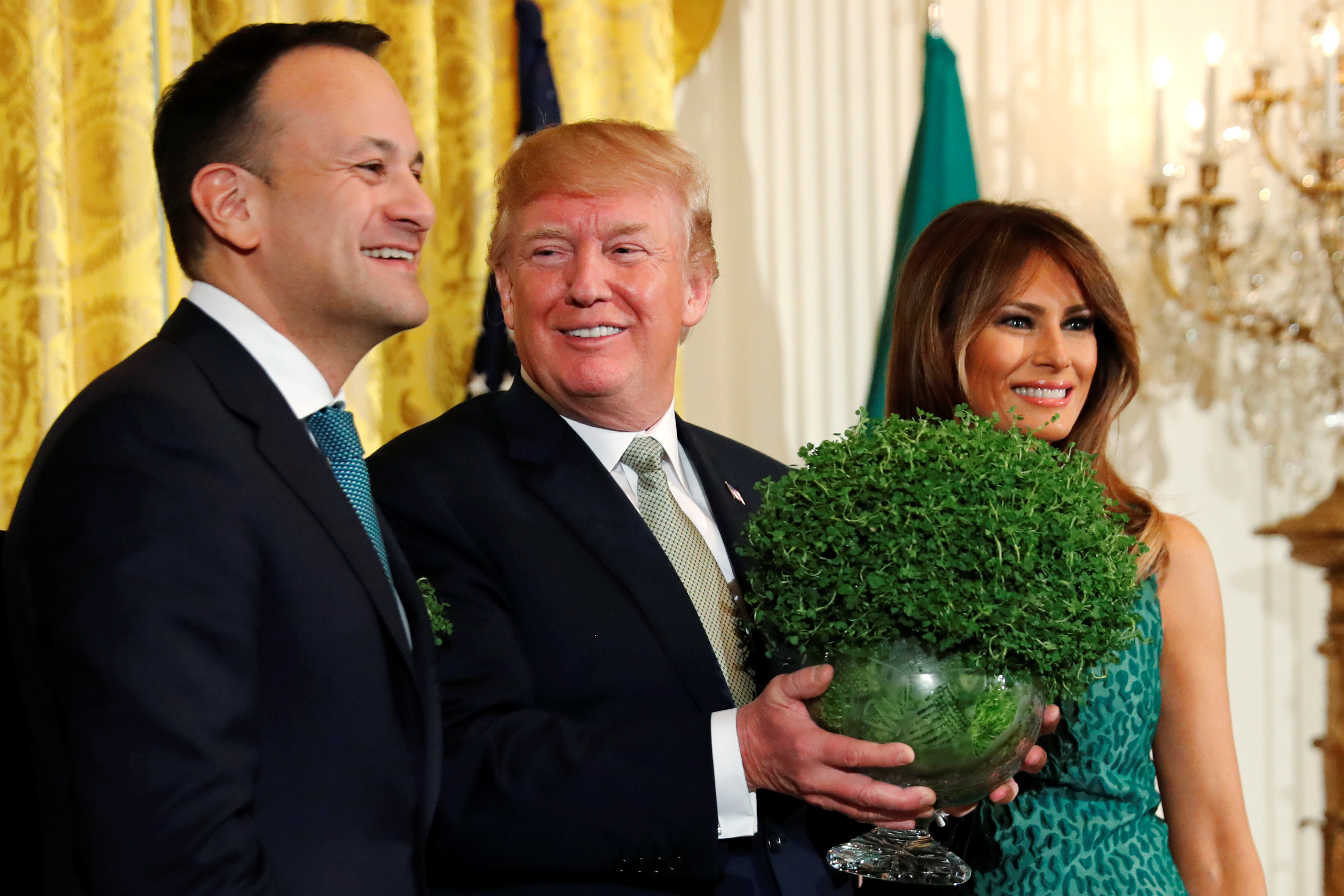 ترامب خلال استقبال رئيس وزراء ايرلندا ويحتفلان بعيد القديس باتريك في البيت الأبيض