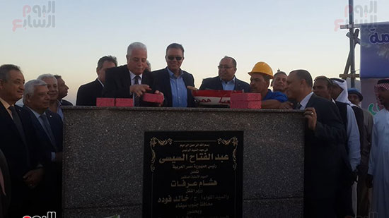 وزير النقل ومحافظ جنوب سيناء يضعان حجر أساس محطة متعددة الأغراض فى نويبع