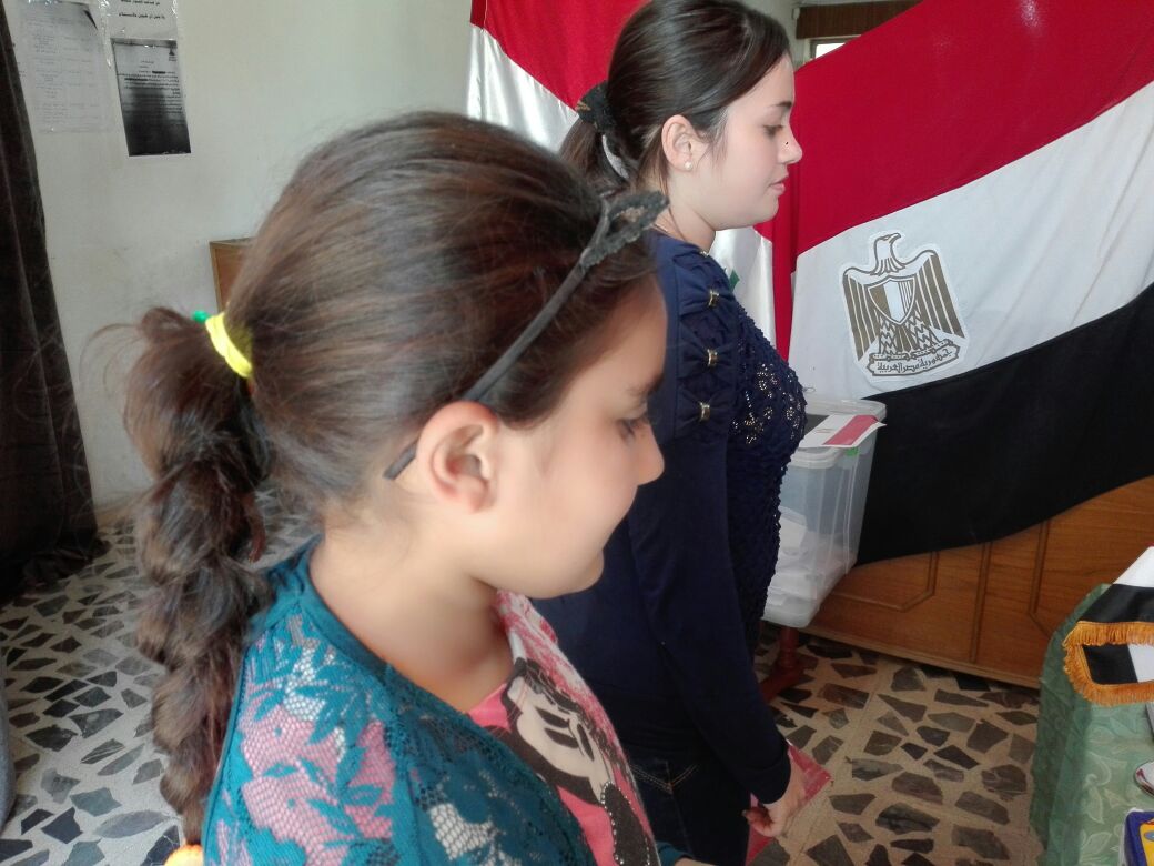 أطفال مصر يتابعون تصويت أسرهم بالانتخابات الرئاسية