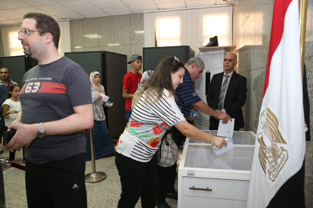 تصويت المصريين فى الامارات