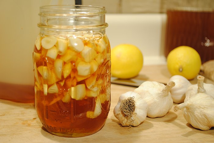 clear-clogged-arteries-eliminate-bad-cholesterol-from-your-bloodstream-using-this-garlic-remedy