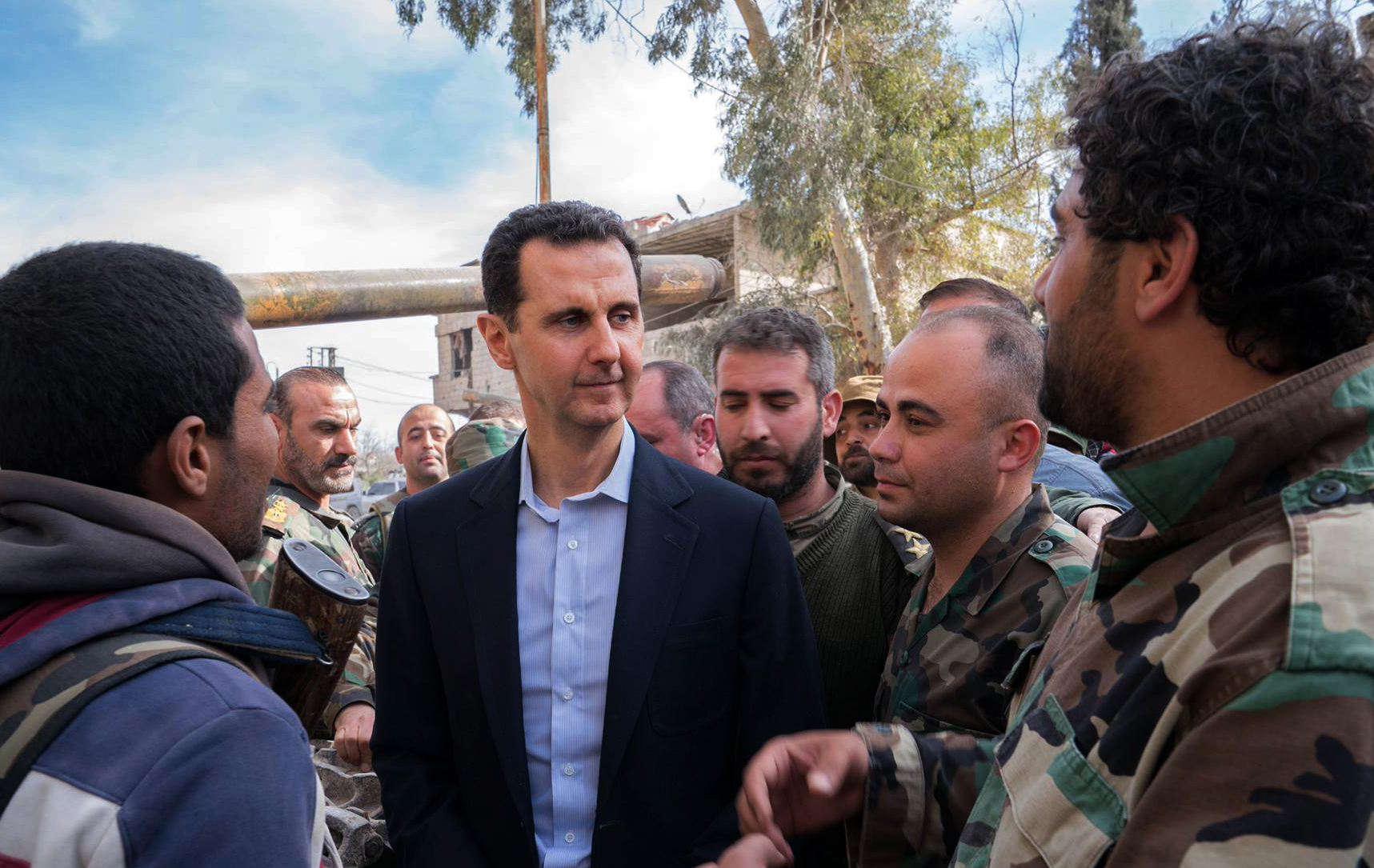 جانب من لقاء بشار الأسد  بالجنود 