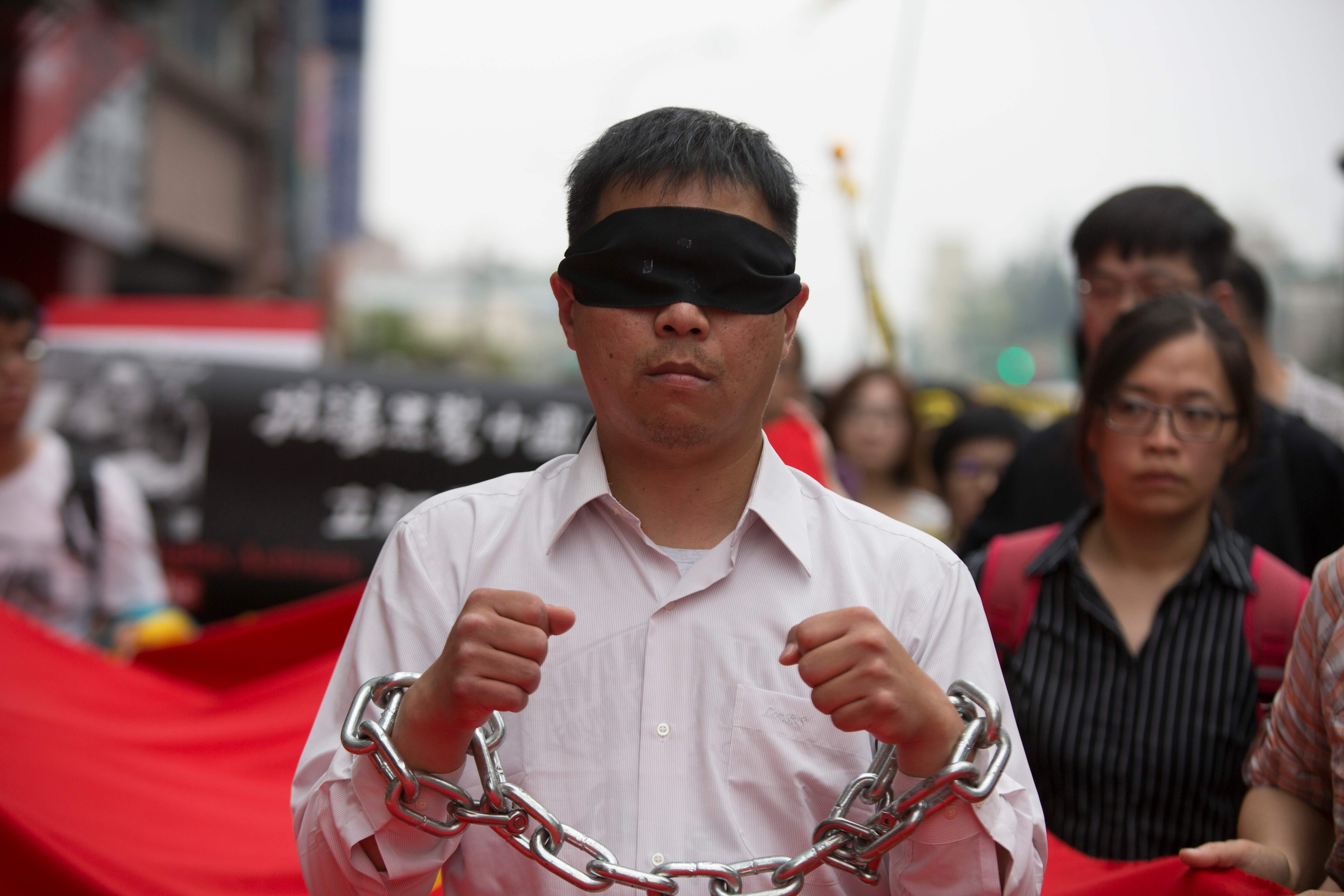 مظاهرات فى تايوان تطالب بالافراج عن ناشط حقوقى