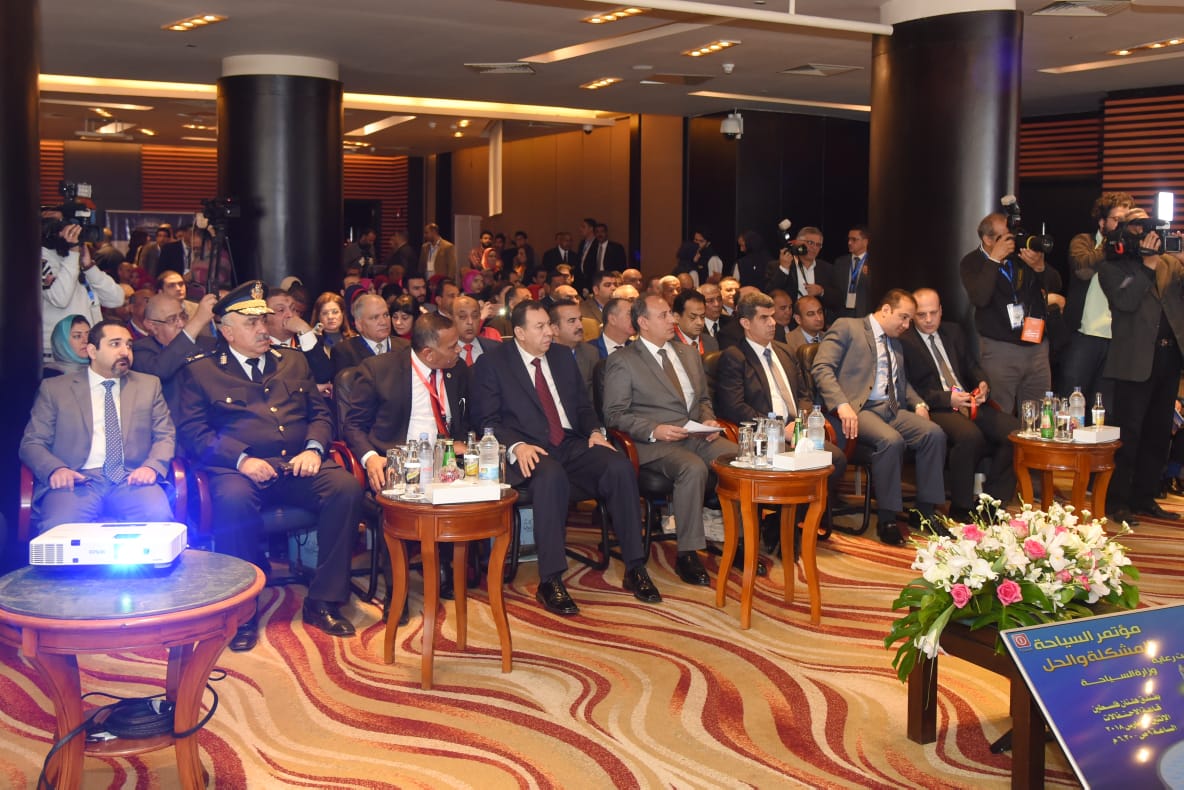 محافظ الإسكندرية يطلق الجلسة الأولى لمؤتمر السياحة (8)