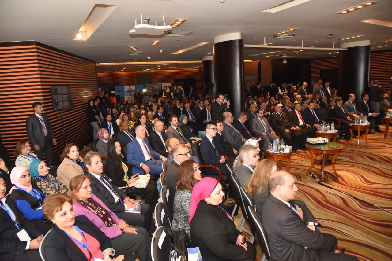 محافظ الإسكندرية يطلق الجلسة الأولى لمؤتمر السياحة (10)