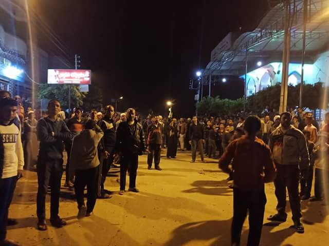 الآلاف يشيعون جثمان الشهيد المجند أحمد النبوى  (3)