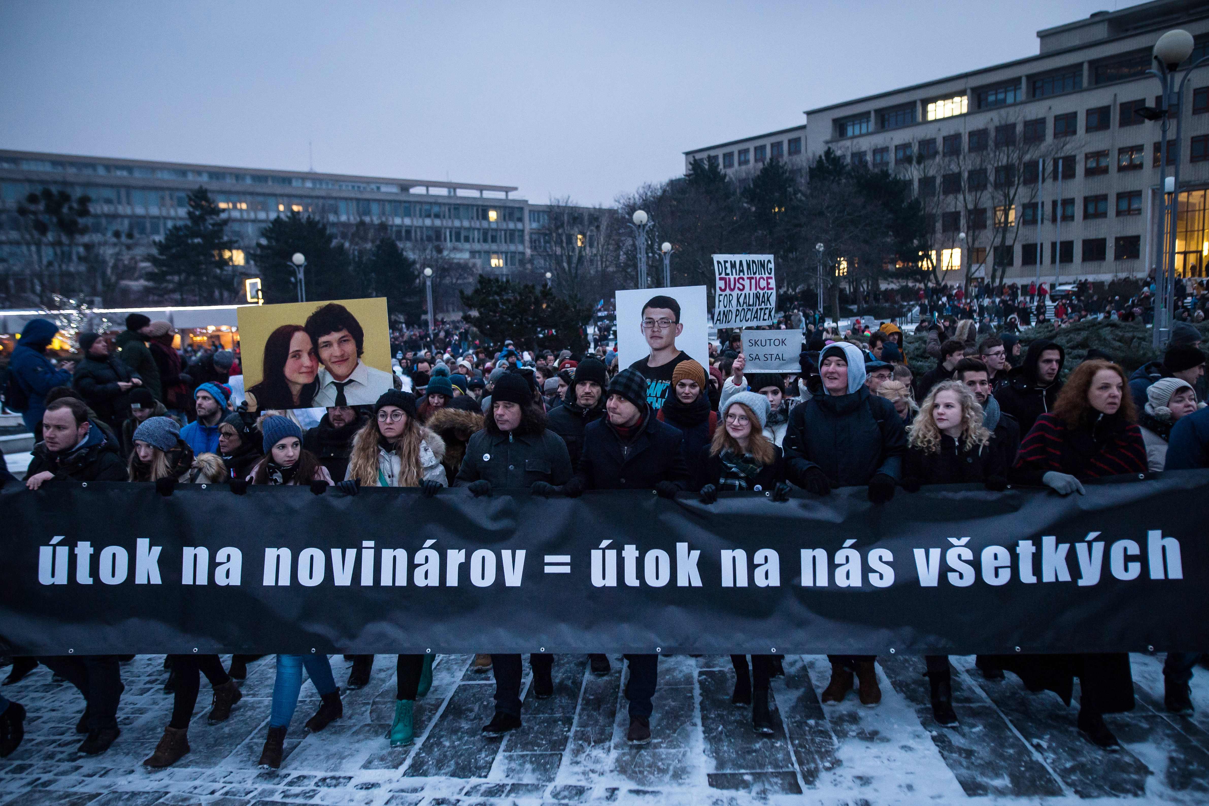 احتجاجات فى سلوفاكيا احتجاجا على مقتل صحفى استقصائى
