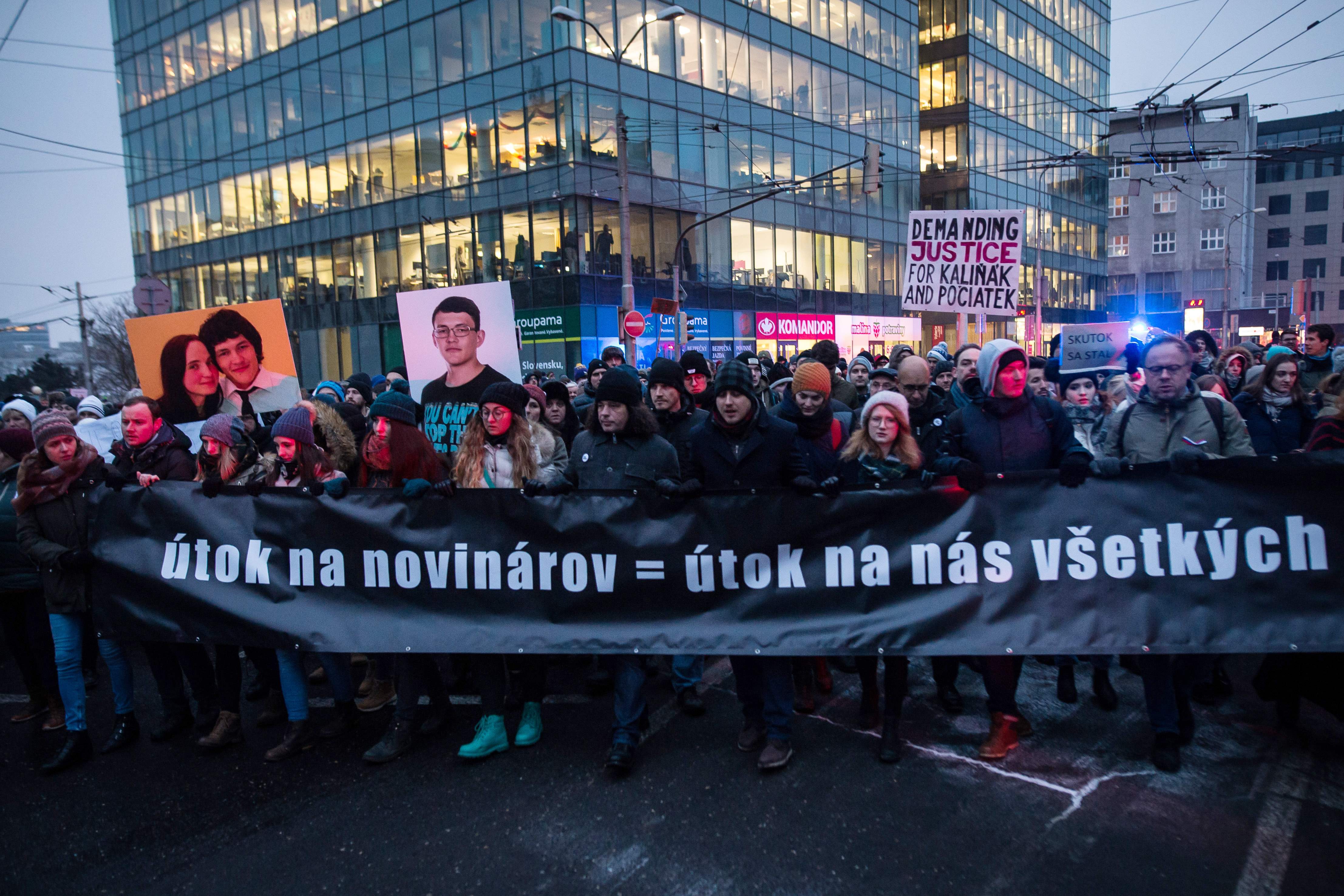 جانب من احتجاجات فى سلوفاكيا احتجاجا على مقتل صحفى استقصائى