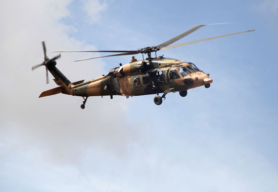 جانب-من-طائرات-هليكوبتر-تركية-تقصف-أهدافا-لوحدات-حماية-الشعب-الكردية-السورية