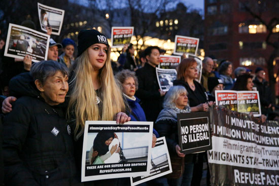 تجدد المظاهرات فى نيويورك احتجاجا على سياسات ترامب ضد المهاجرين