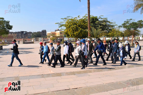 زيارات فوج أسيوي لمعالم الأقصر الفرعونية